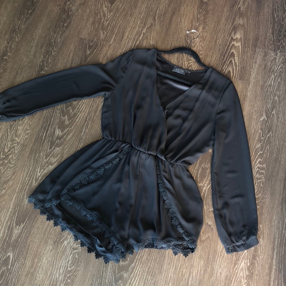ASTR long sleeve romper!